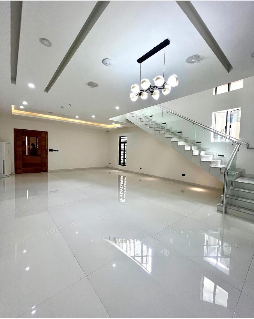 5-Bedroom Smart Duplex in Lekki 