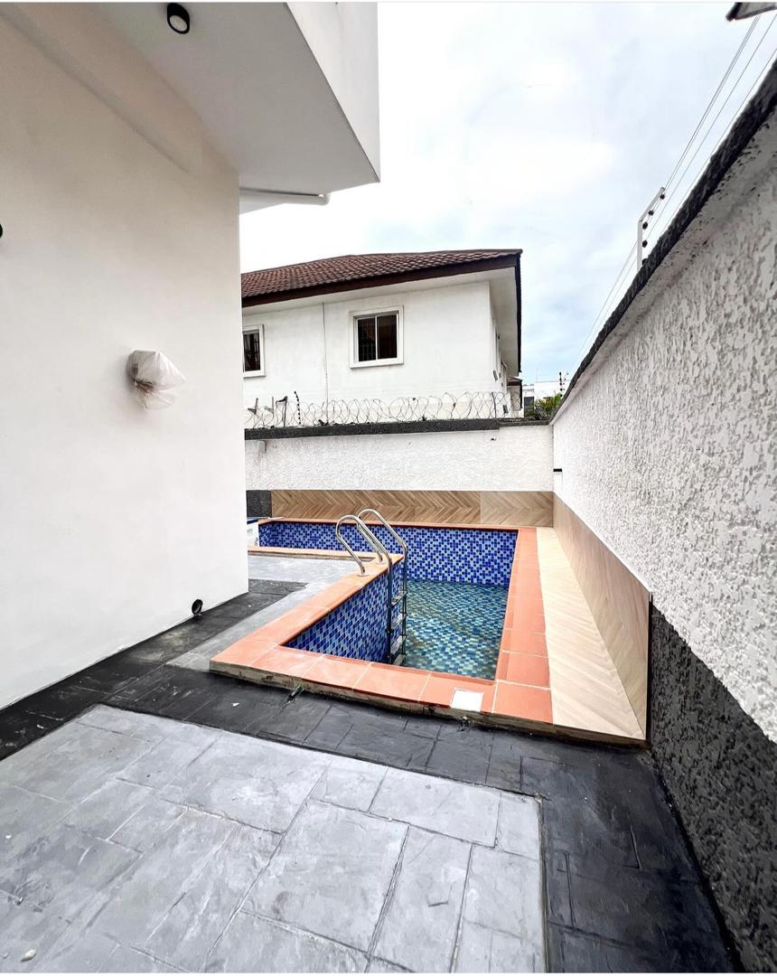 5 Bedroom Smart Duplex in Lekki 